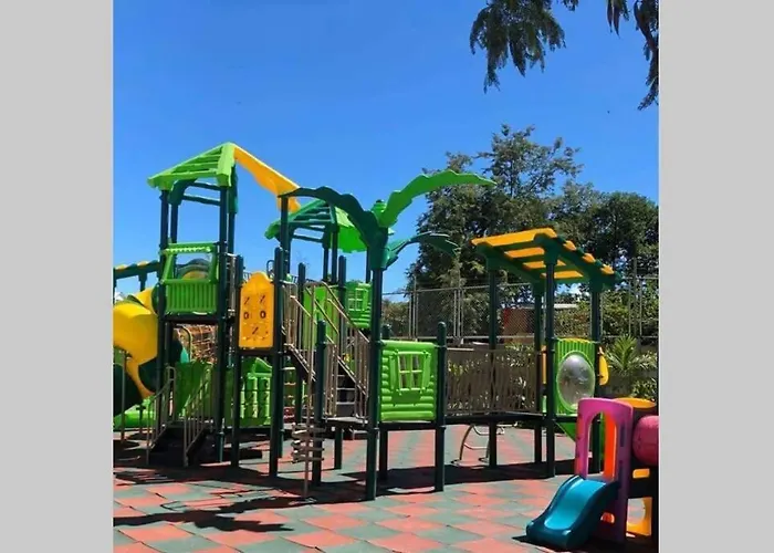 Cozy Unit Near Mactan Airport Furnish With Wifi, Netflix, Pool Apartment Lapu-Lapu City