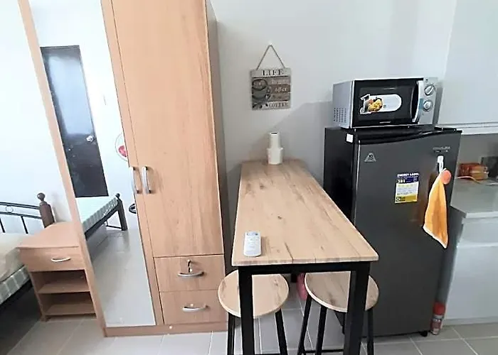 Apartment Cozy Unit Near Mactan Airport Furnish With Wifi, Netflix, Pool *